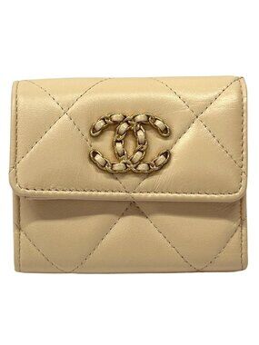 Chanel Wallet 19 Bifold Lambskin Beige Gold CC Logo Quilted Trifold Compact